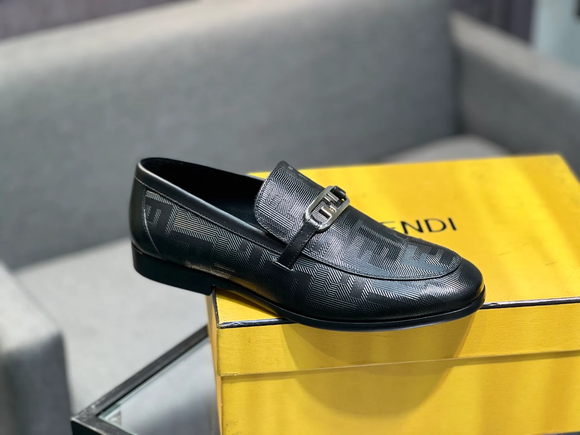 Men's shoes 💰940 [FENDI] Fendi men's business casual leather shoes imported brand cloth/calf leather/open edge beads/brand logo printing -Inner lining: comfortable cowhide lining -Outsole: genuine leather outsole with rubber backing embedded in the heel, perfect injection molding -Super high quality control·Fine workmanship: highlighted (high-end·luxury·grade) -Size: 39-44.38.45.46 Customized, non-returnable